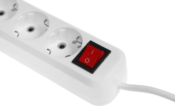 Сетевой удлинитель Defender L340 7м (4 розетки) белый (пакет ПЭ) низкие цены купить в Тюмени